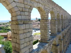 Descubre los mejores pueblos bonitos de Segovia para tu próxima aventura