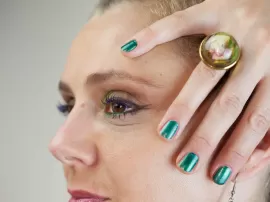 Descubre la teoría detrás de las uñas blancas y su impacto en tu estilo